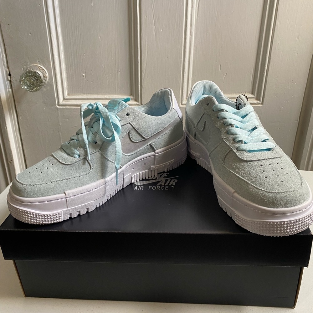 ✨SOLD✨ DO NOT BUY - Nike Pixel Air Force 1 in Glacier Blue